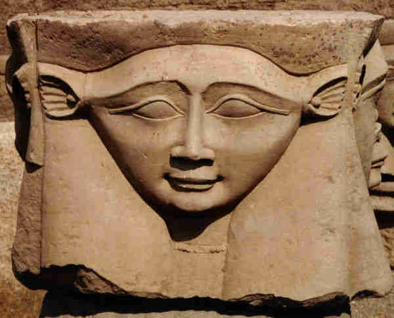 Hathor szobor Denderában